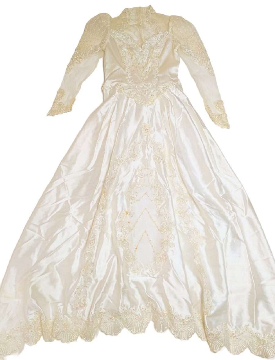 Crinolines  & Vintage Wedding Dresses 9 pcs 19 lbs D0212102-40 - Raghouse