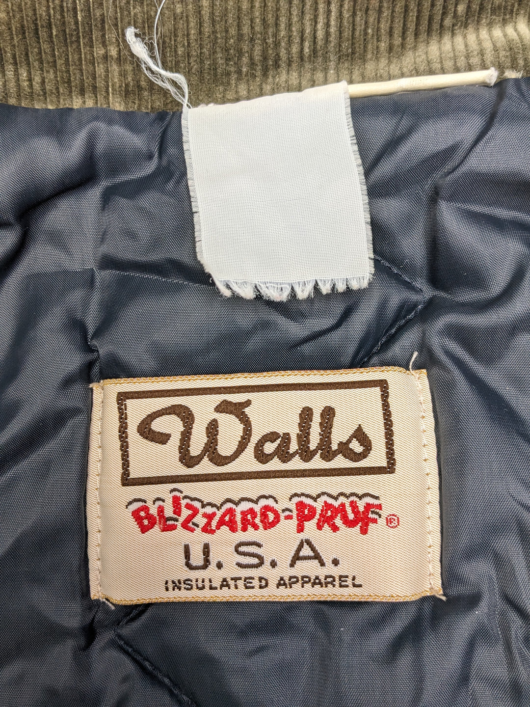 Vintage Walls Camo Blizzard Pruf Bomber 1 pc 3 lbs D0416215-05