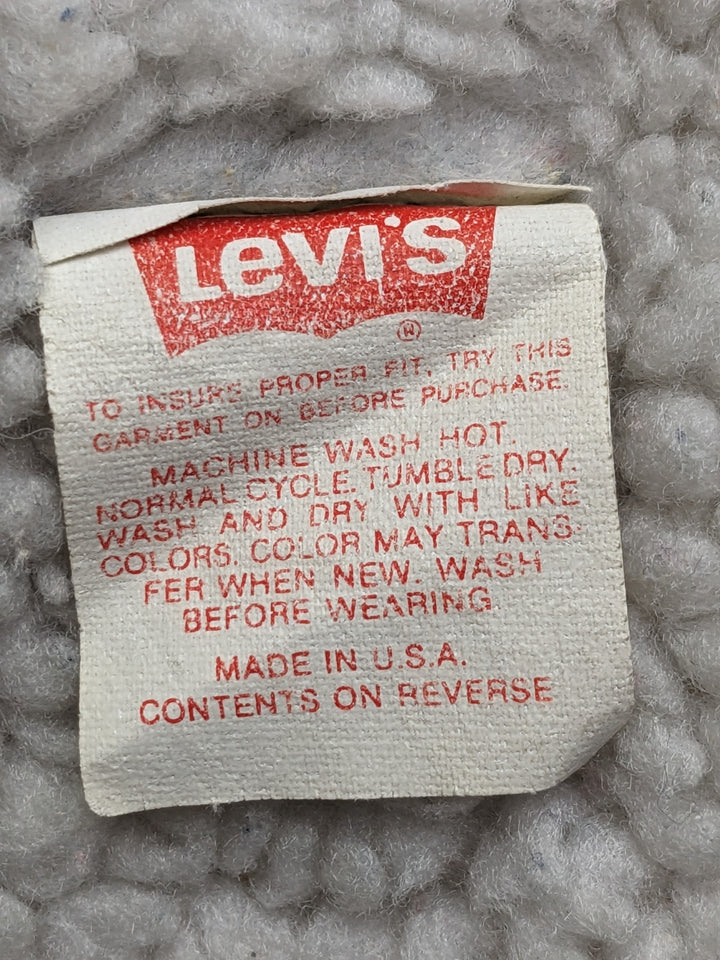 Vintage Levis Sherpa Lined Denim Jacket 1 pc 5 lbs C0419200-05