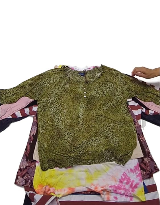 Abbie Unsorted Tees & Tops 89 pcs