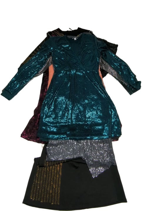 Bling Bling & Sparkle Dresses 32 pcs