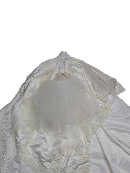 Dirty White Wedding Trains + Veils 8 pcs