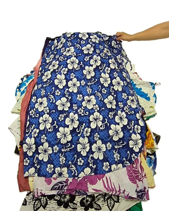Hawaiian Skirts & Dresses 32 pcs