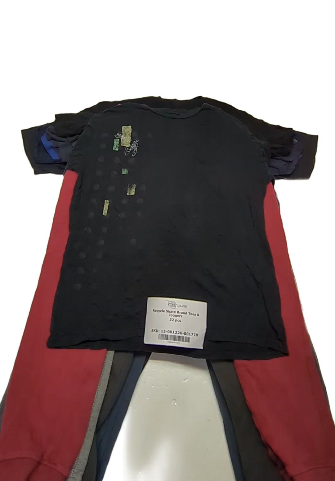 Recycle Skate Brand Tees & Joggers 32 pcs