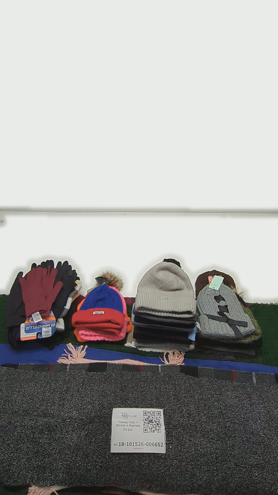 Trendy Hats + Gloves + Scarves 54 pcs