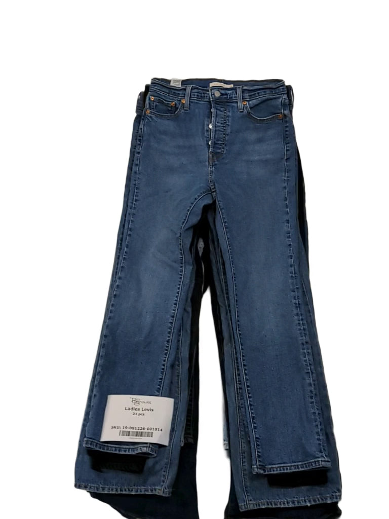 Ladies Levis 21 pcs