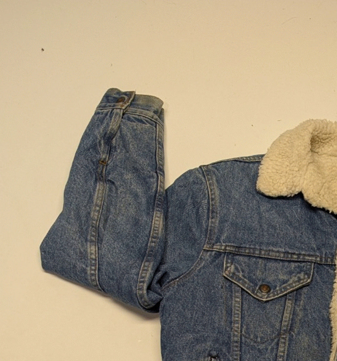 Vintage Levis Sherpa Denim Trucker Jacket 40 1 pc