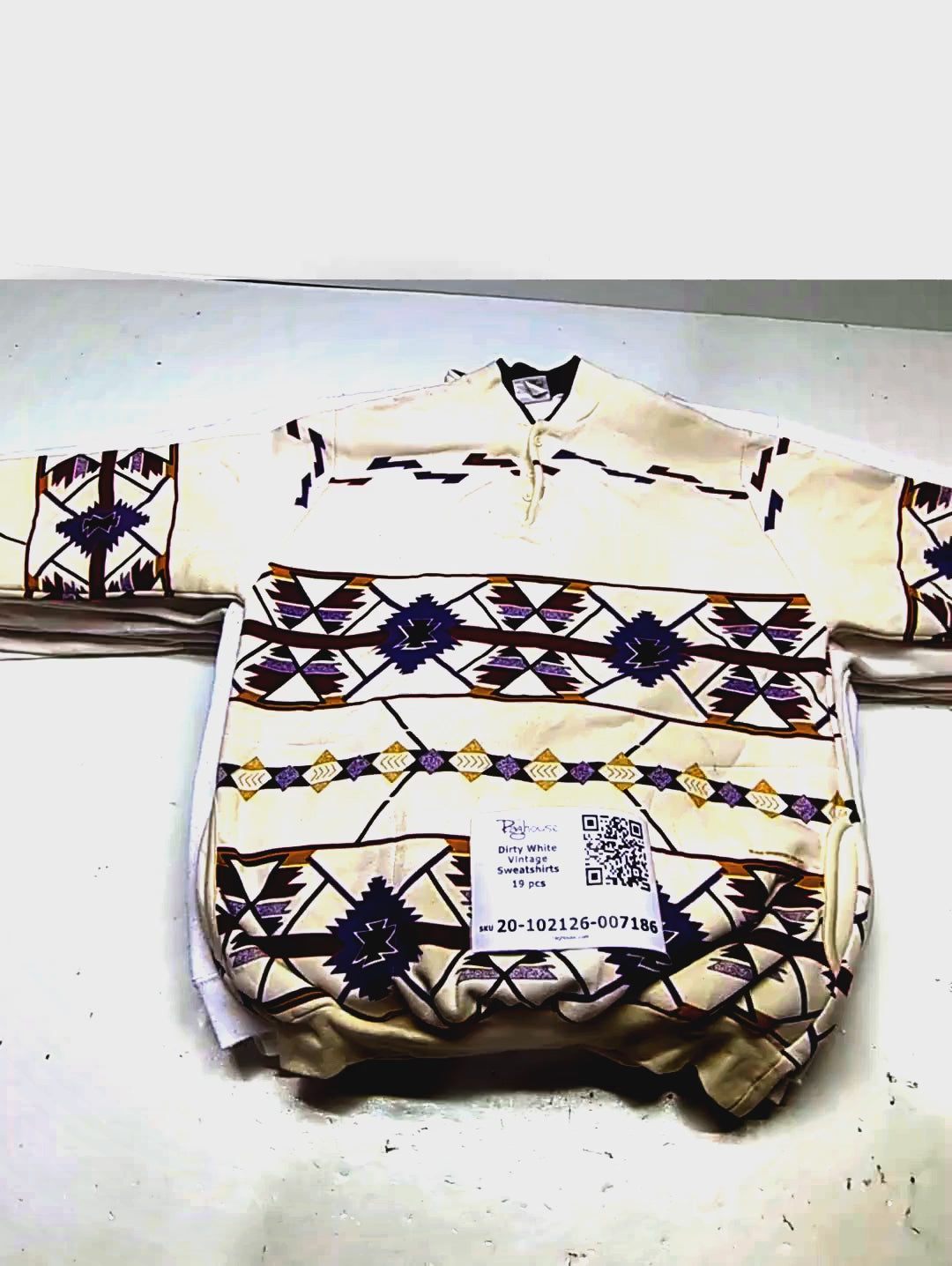Dirty White Vintage Sweatshirts 19 pcs