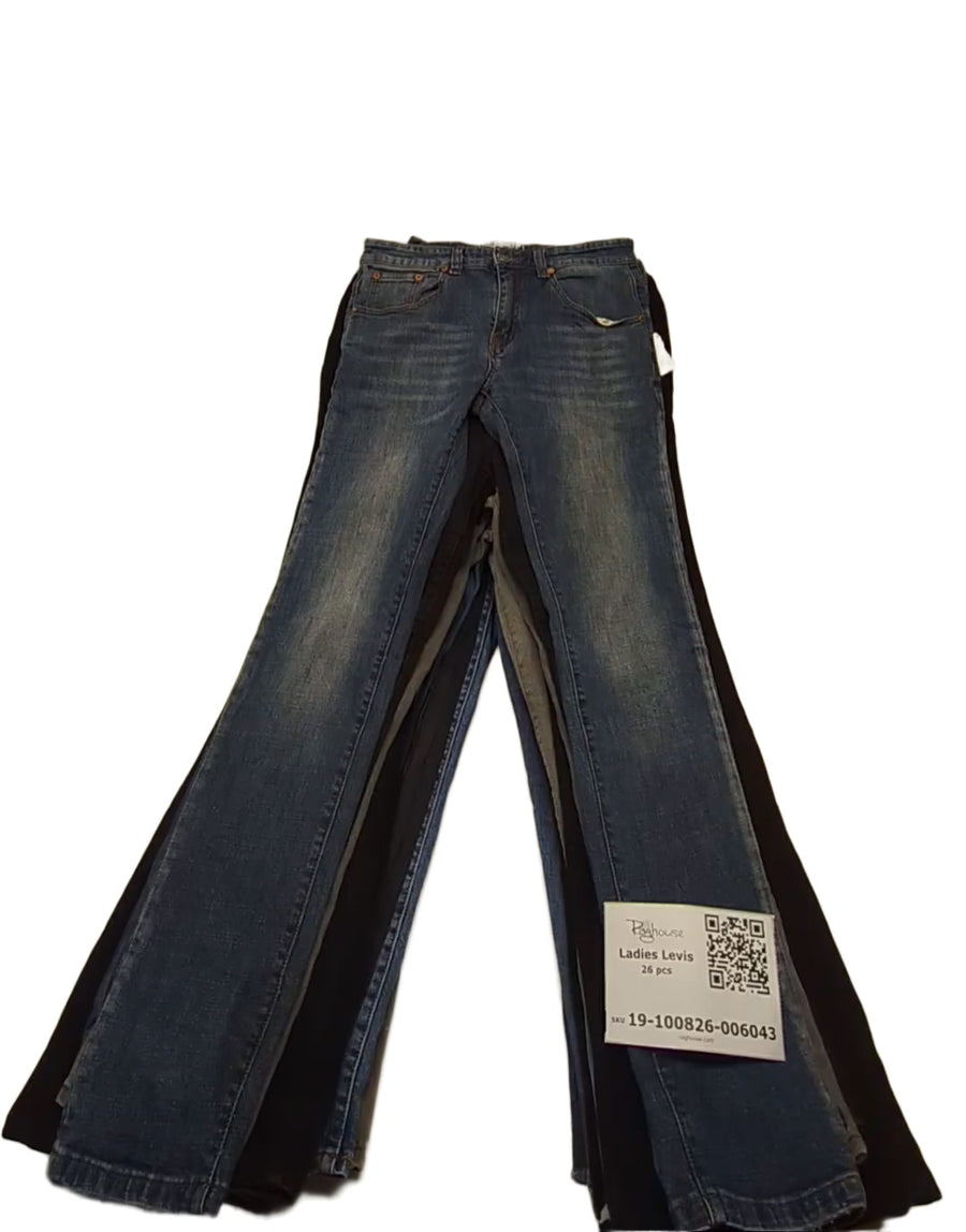 Ladies Levis 26 pcs