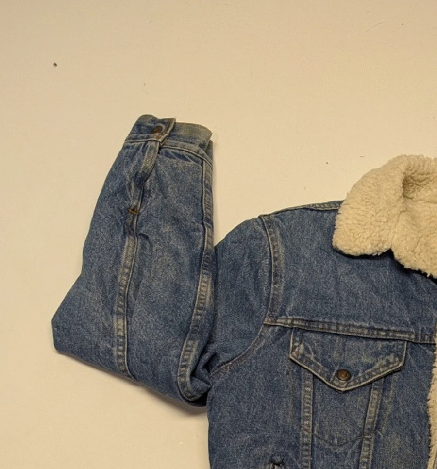 Vintage Levis Sherpa Denim Trucker Jacket 40 1 pc