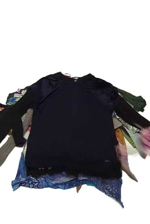 Y2K & More Tees & Tops Unsorted 86 pcs